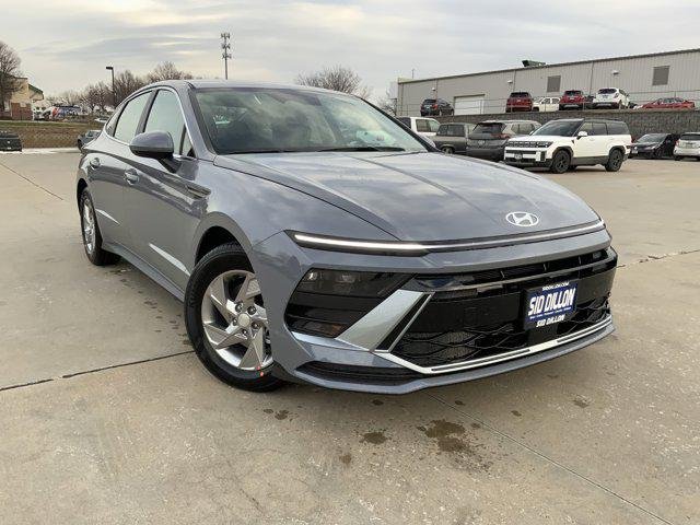 New 2026 Transmission Blue Hyundai SE image 2