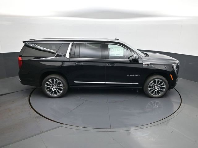 2026 GMC Yukon XL Denali - Photo 17