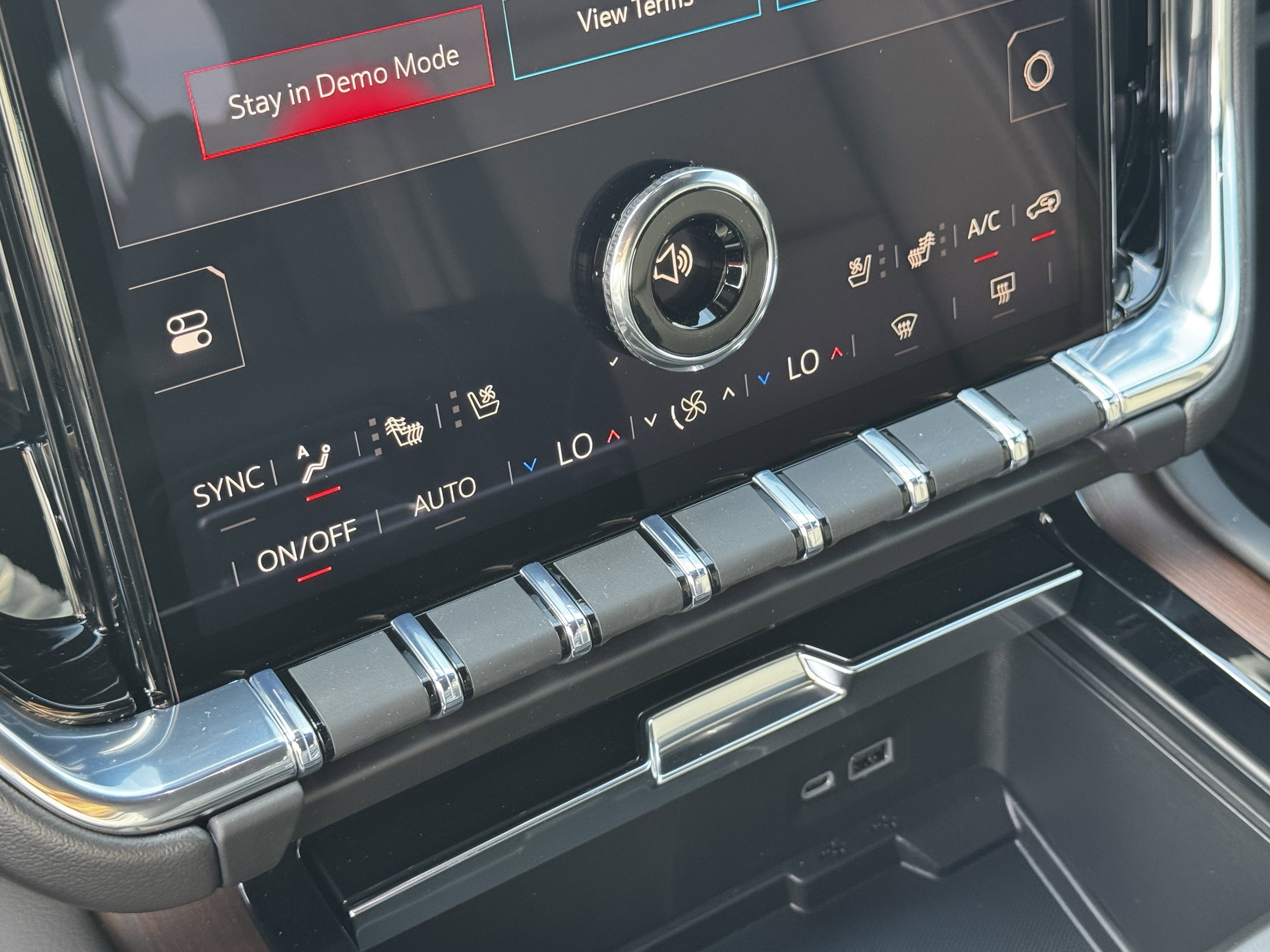 2026 GMC Yukon XL Denali - Photo 18