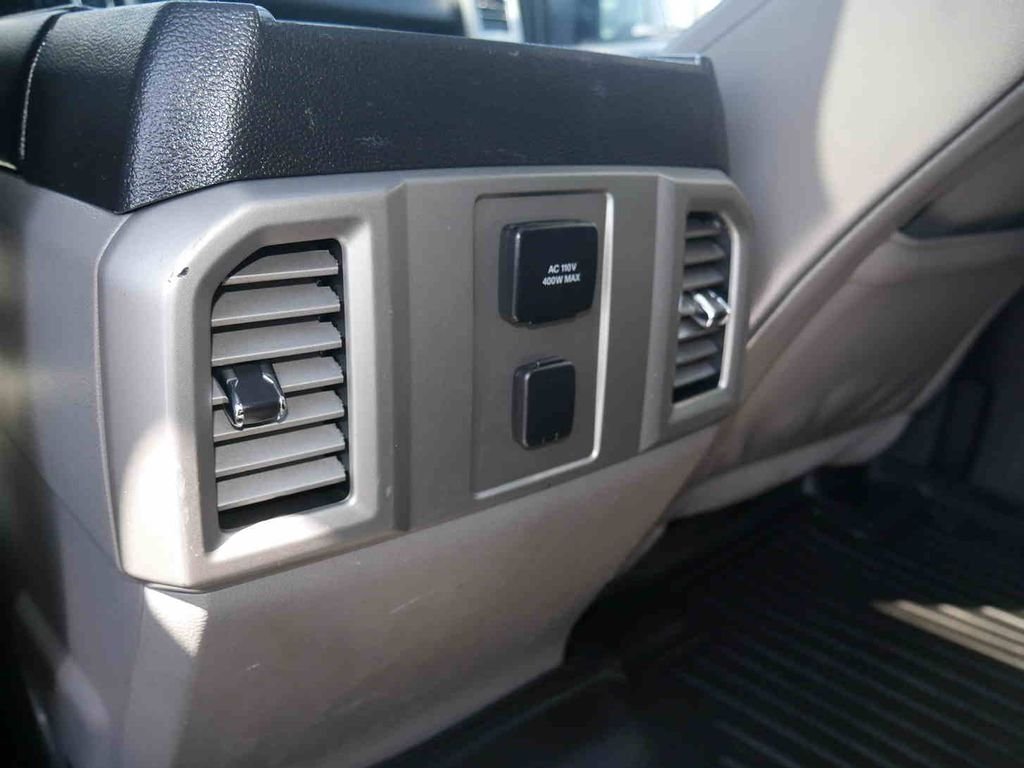 Used 2016 White Ford Lariat image 20