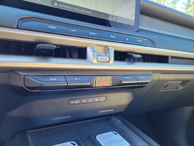 New 2027 Ivory Silver Kia EX image 30
