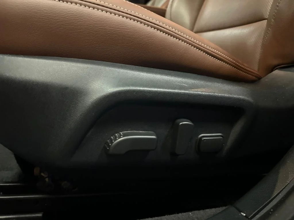 Used 2019 Wilderness Green Subaru 3.6R Touring image 24