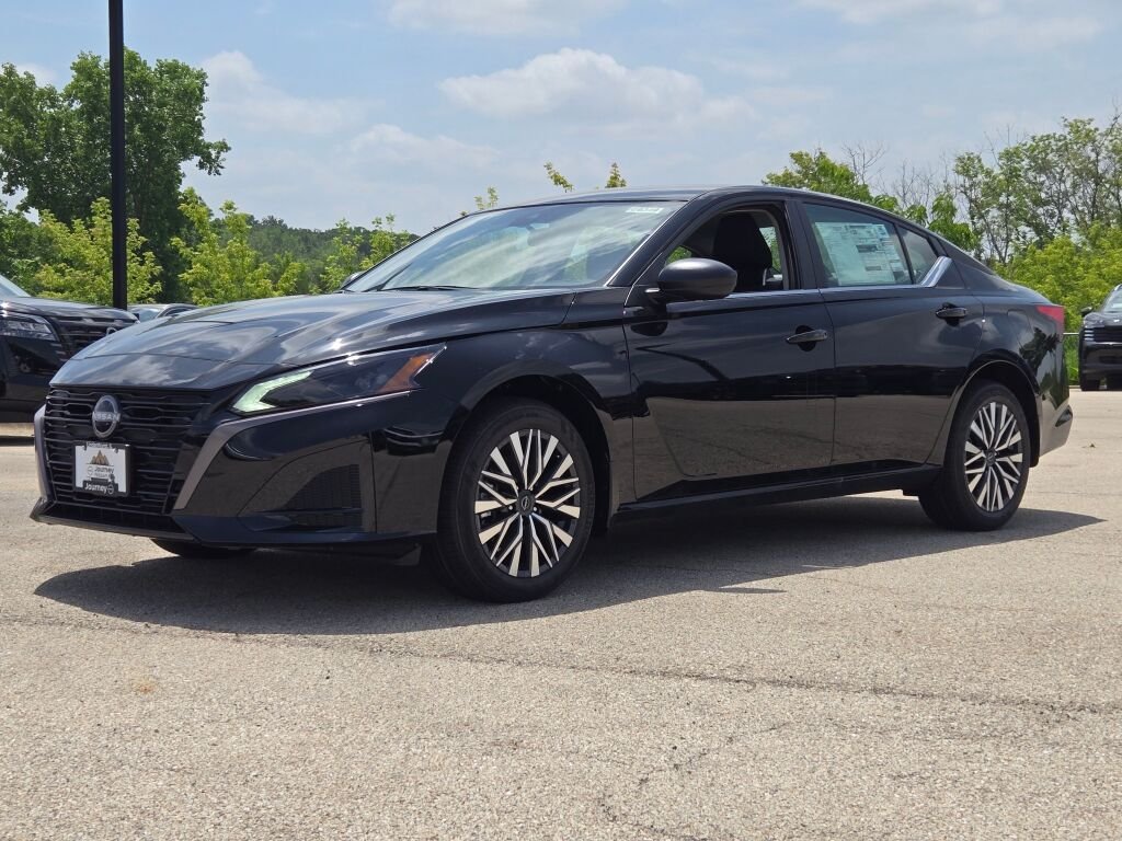 New 2026 Super Black Nissan SV image 4