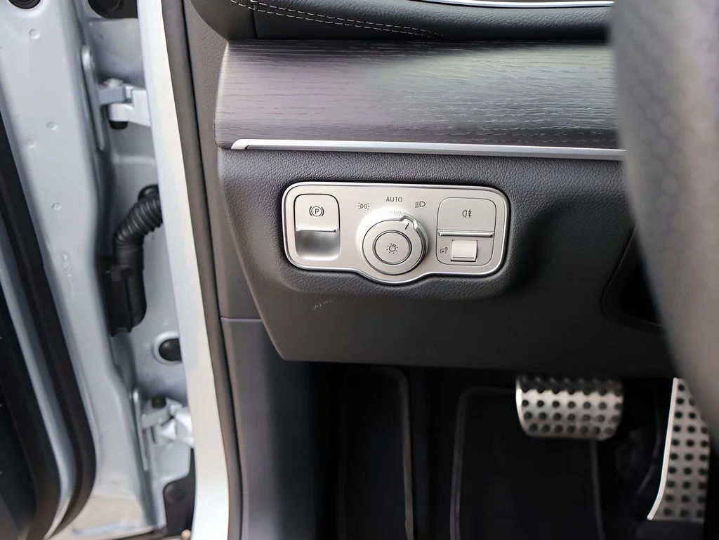 Used 2025  Mercedes-Benz GLS 450 image 39