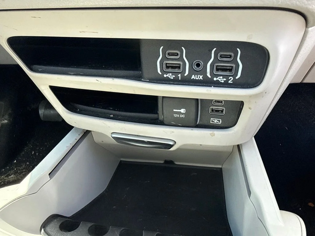 Used 2022 Black Chrysler Touring L image 31