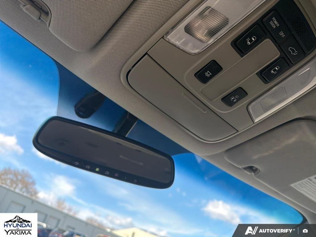 Used 2016 Midnight Sapphire Pearl Metallic Kia SX image 22