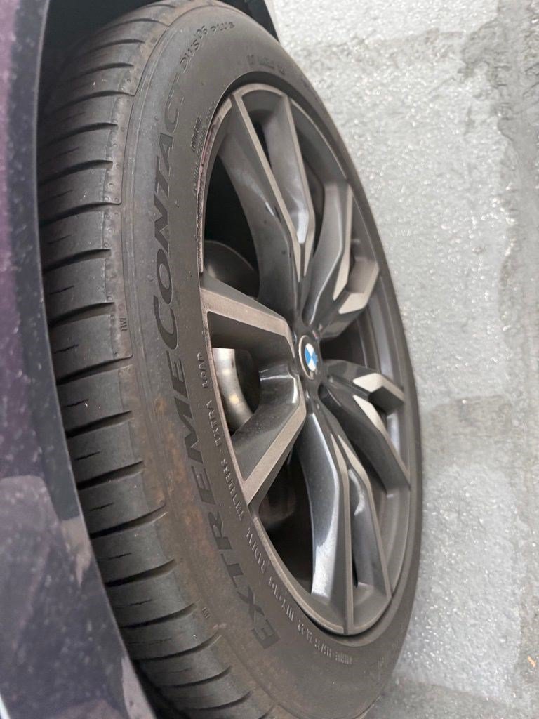 Used 2022 Arctic Grey Metallic BMW xDrive40i image 4