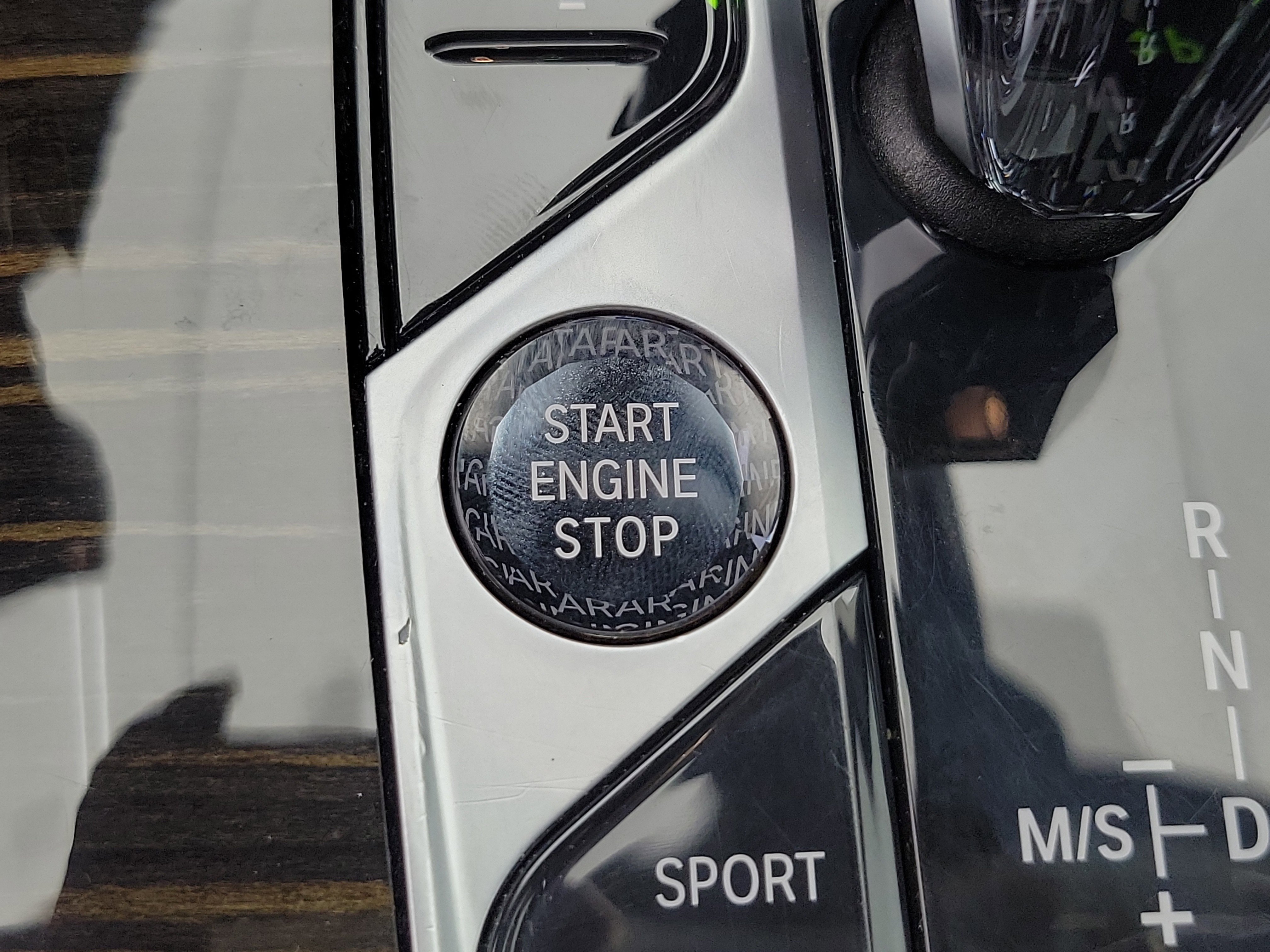 Used 2021 Black Sapphire Metallic BMW xDrive40i image 33