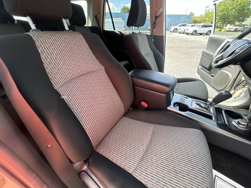 Used 2023 White Toyota SR5 image 31
