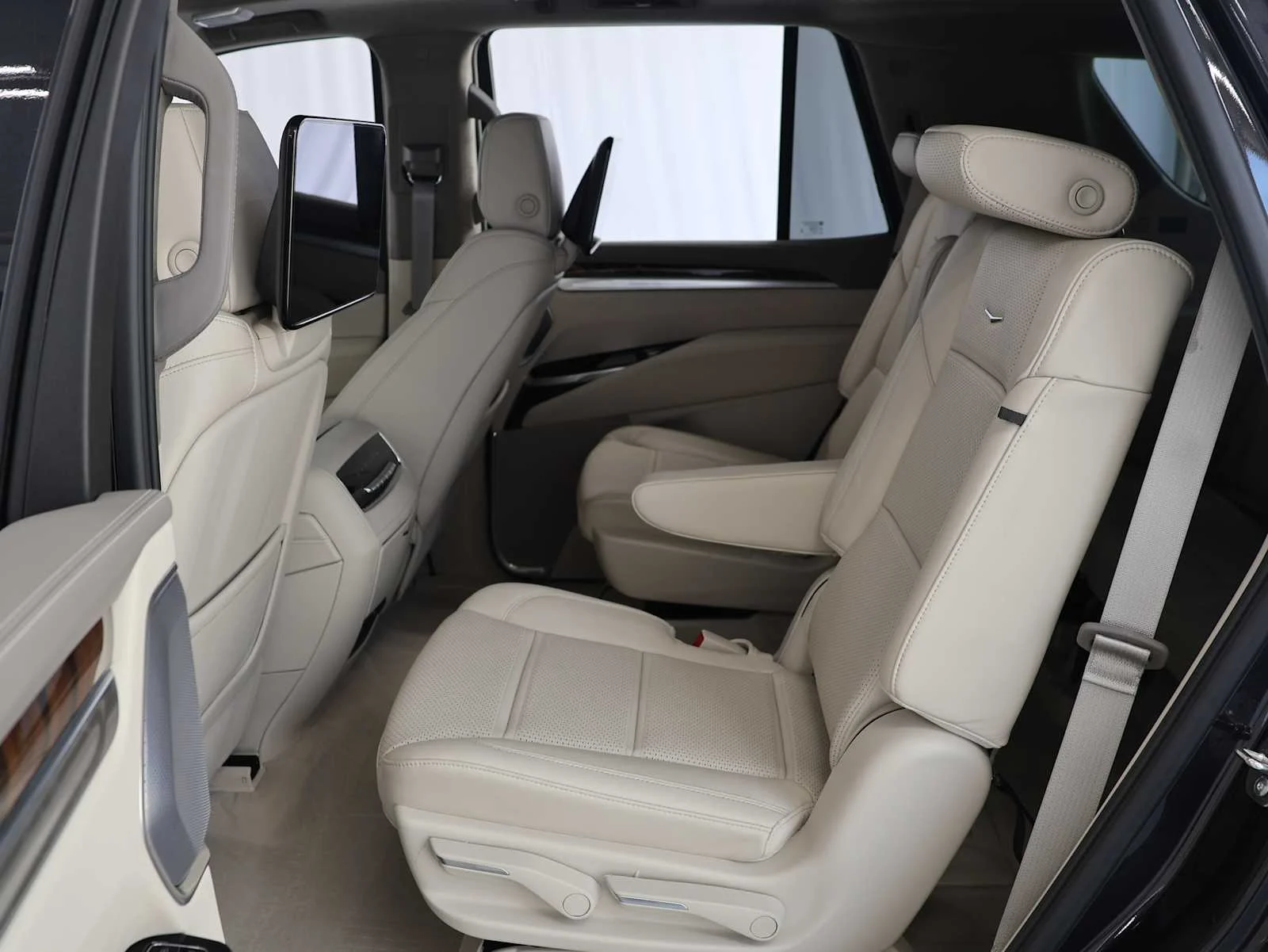 Used 2026 Galactic Gray Metallic Cadillac 4WD Platinum Sport image 26