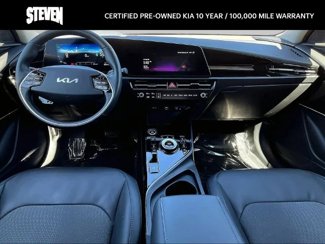Used 2024 Blue Kia Wind image 8