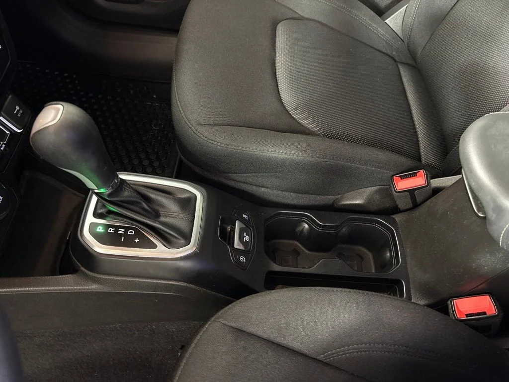 Used 2023 Blue Jeep Latitude image 35
