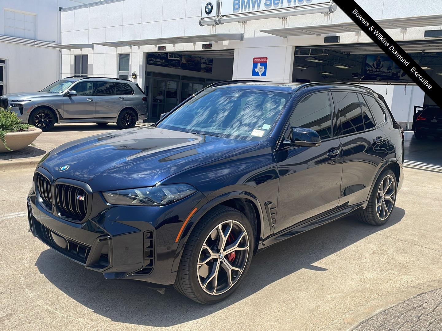 2025 BMW X5 M60i's photo