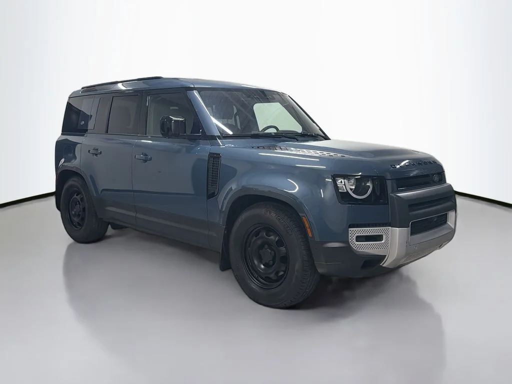 Used 2020 Tasman Blue Metallic Land Rover S image 7