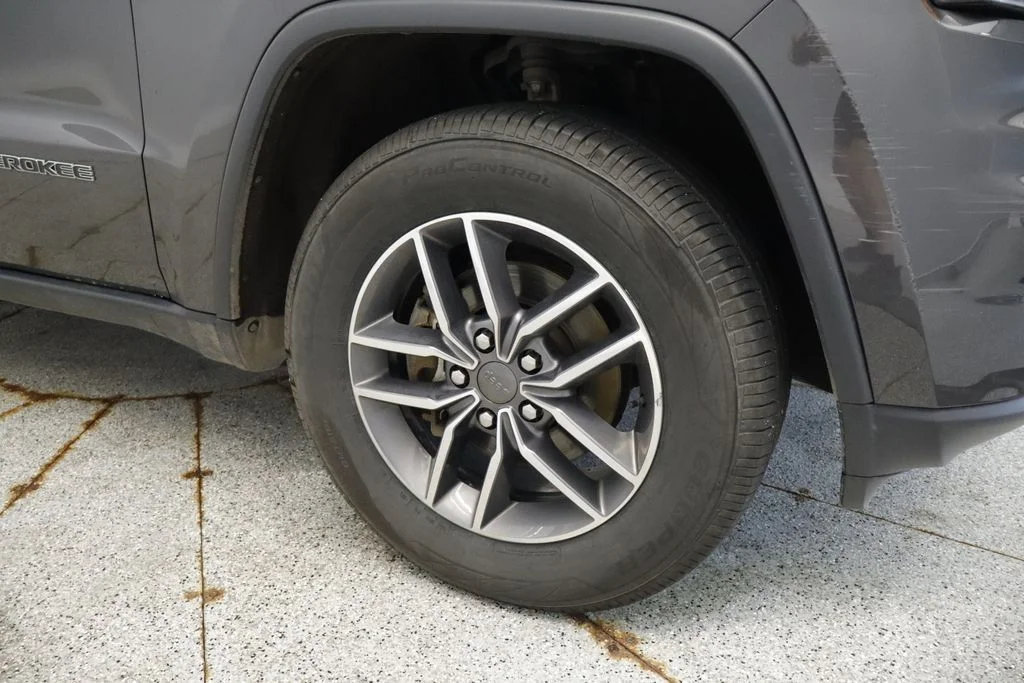 Certified Used 2020 Gray Jeep Limited image 16