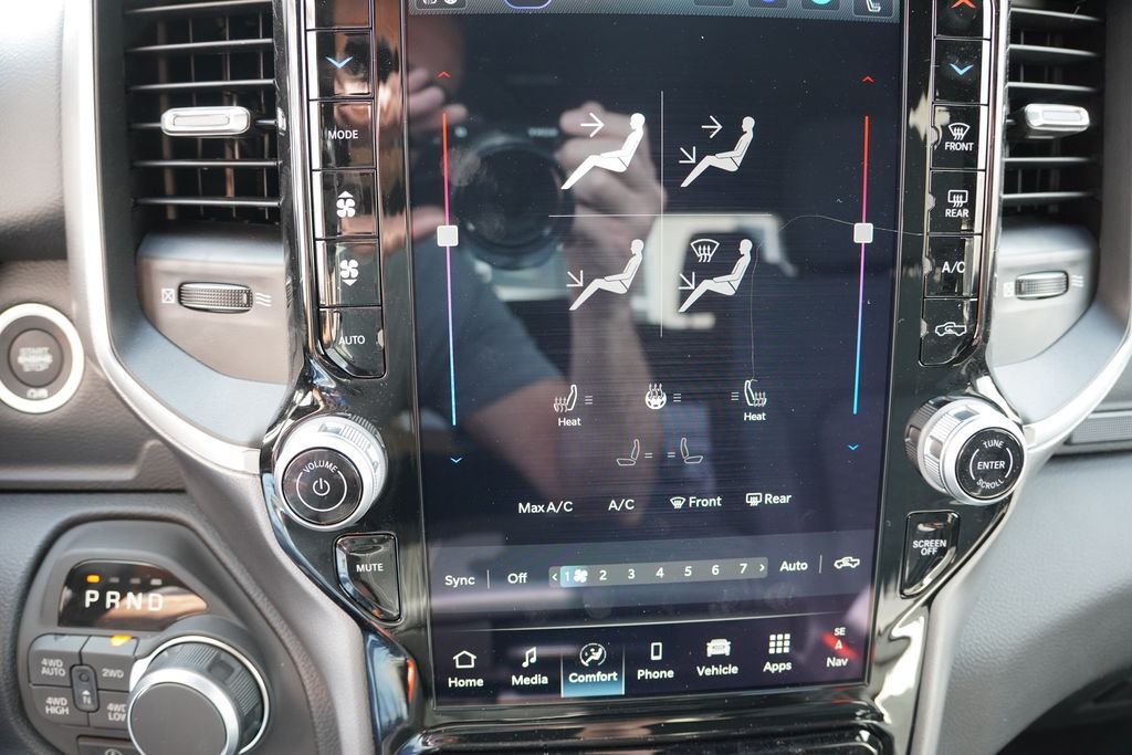 New 2026 Diamond Black Crystal Pearl-Coat Exterior Paint RAM Big Horn image 14