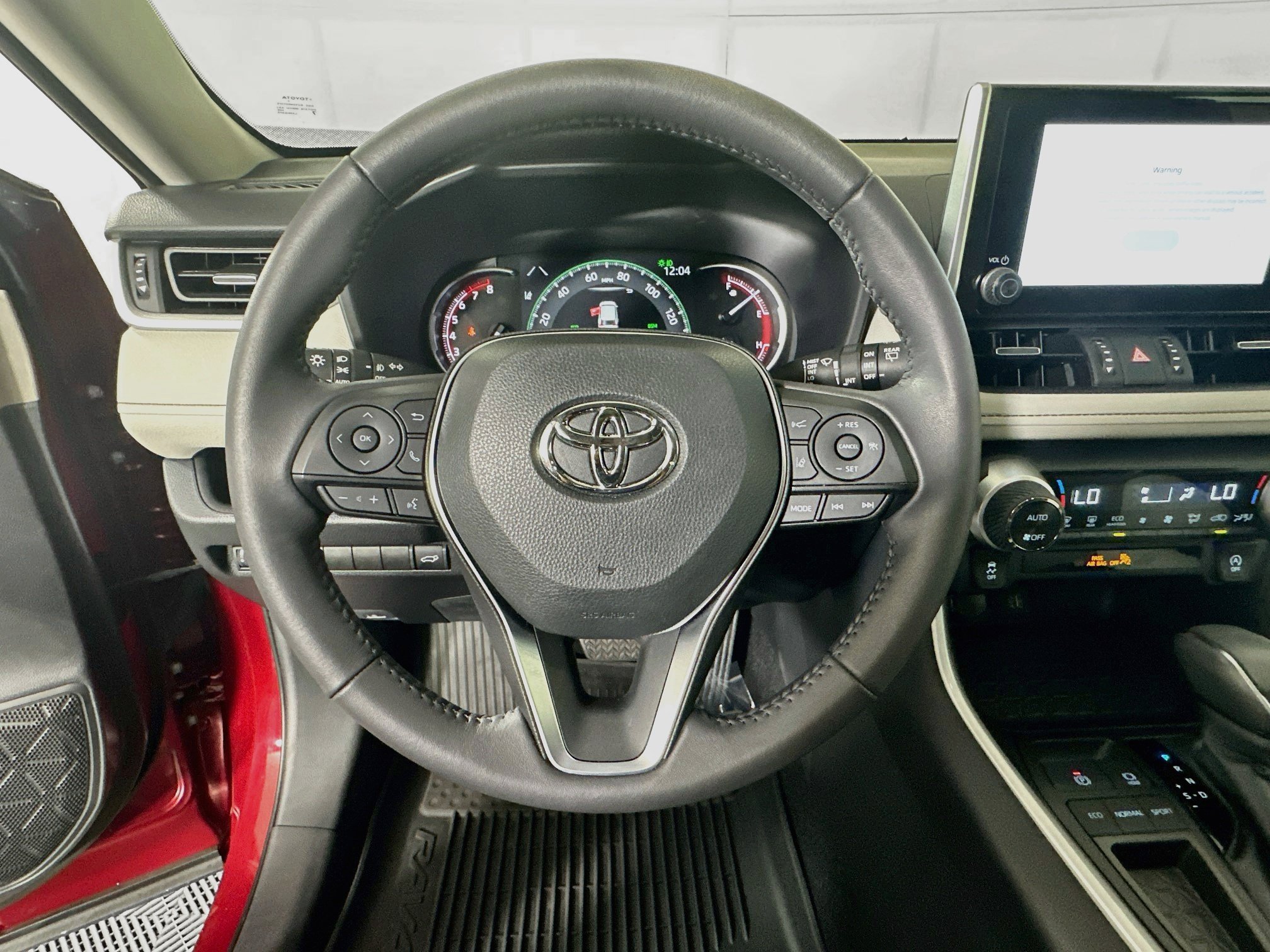 Used 2024 Pearl Toyota XLE Premium image 15