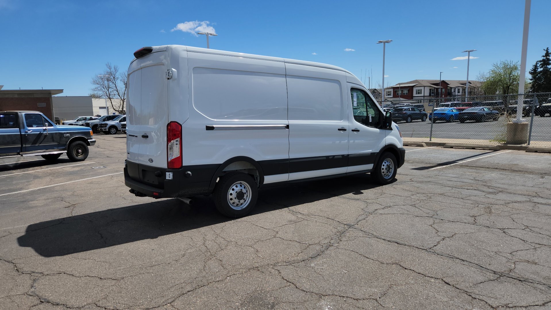 New 2026 Oxford White Ford Base image 15