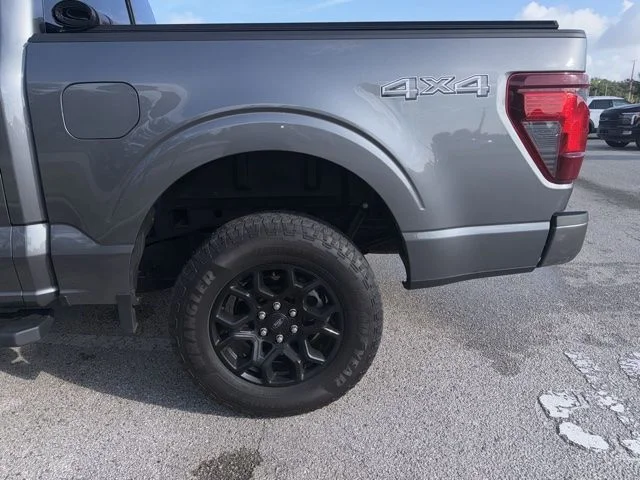 Used 2024 Gray Ford XLT image 9