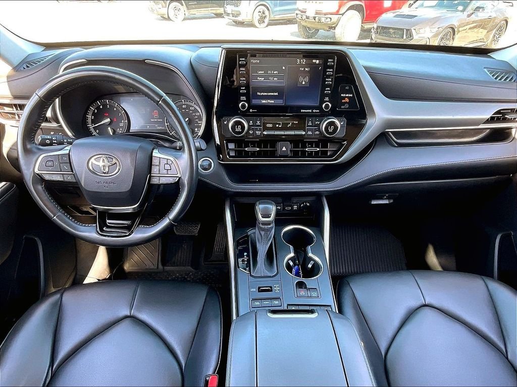 Used 2021 Midnight Black Metallic Toyota XLE image 21