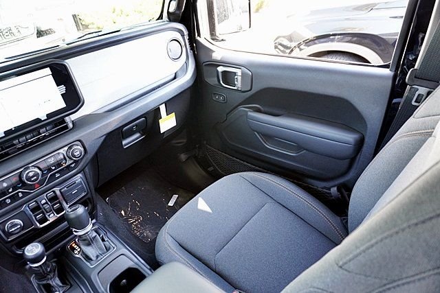 New 2025 Black Clear-Coat Exterior Paint Jeep Sport S image 26