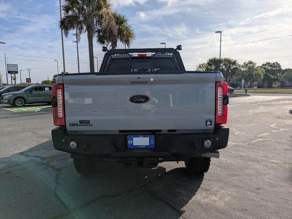 New 2026 Avalanche Ford Lariat image 5