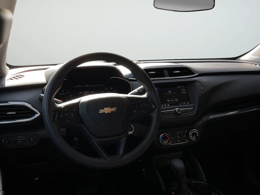 Used 2023 Gray Chevrolet LT image 11