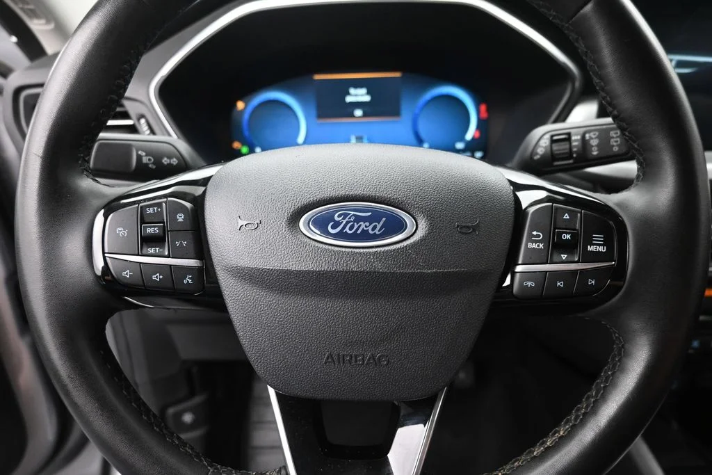 Used 2023 Silver Ford Platinum image 17