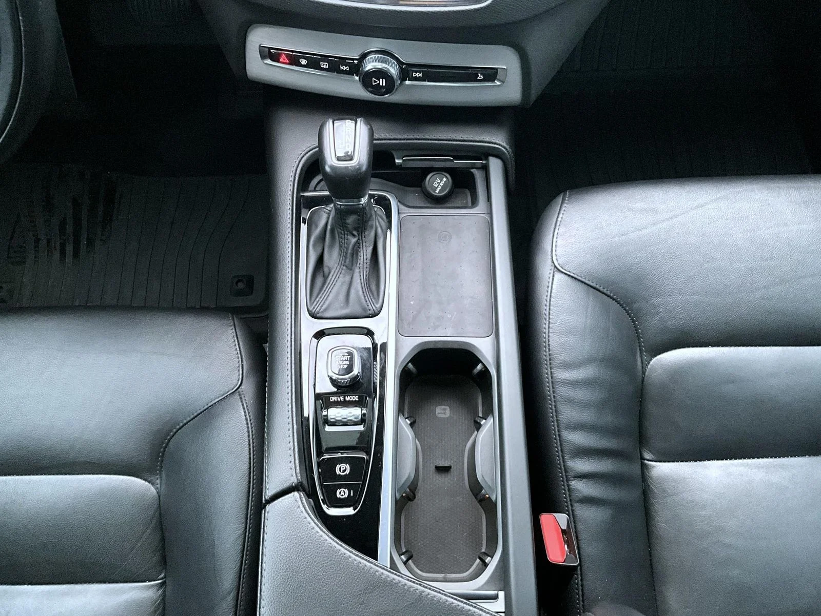 Used 2021 Silver Volvo T5 Momentum image 15