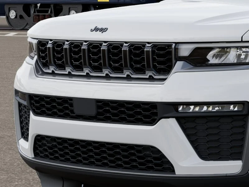 New 2027 Bright White Clear-Coat Paint Jeep Limited image 7