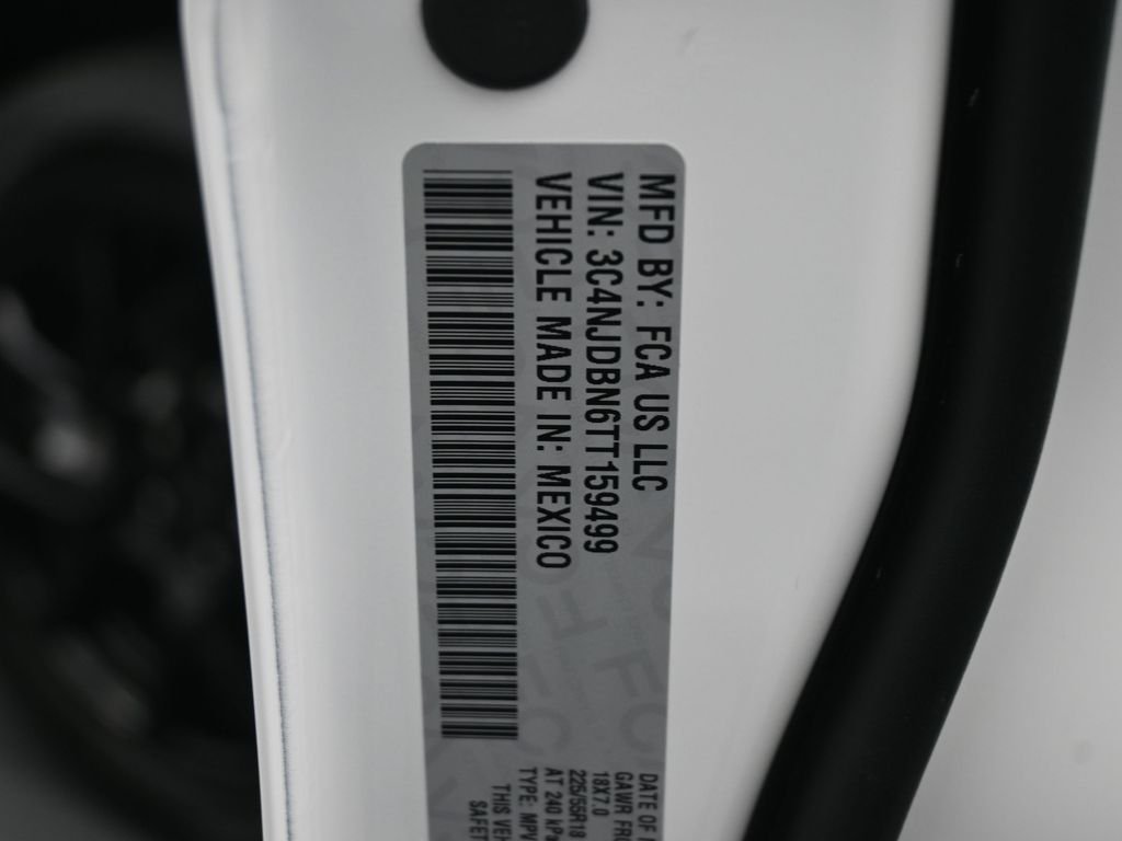 New 2026 Bright White Clearcoat Jeep Latitude image 20