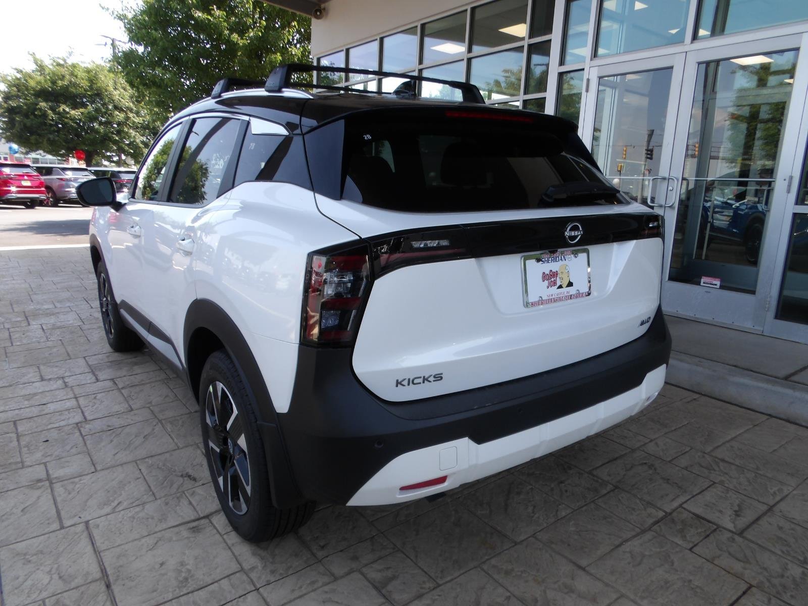 New 2026 Aspen White TriCoat / Super Black Two-tone Nissan SV image 5