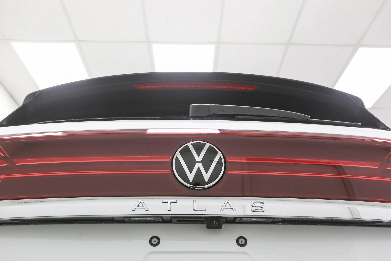 New 2026 Opal White Pearl Volkswagen 2.0T SE image 13