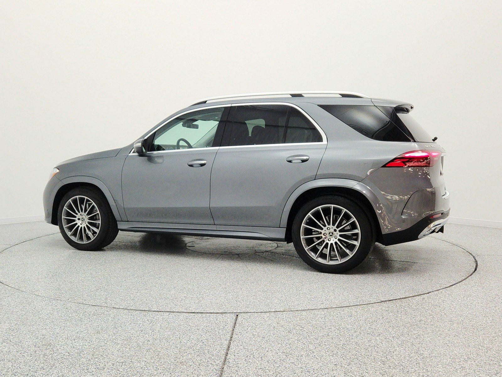 Used 2025 Selenite Grey Metallic Mercedes-Benz GLE 350 SUV image 8