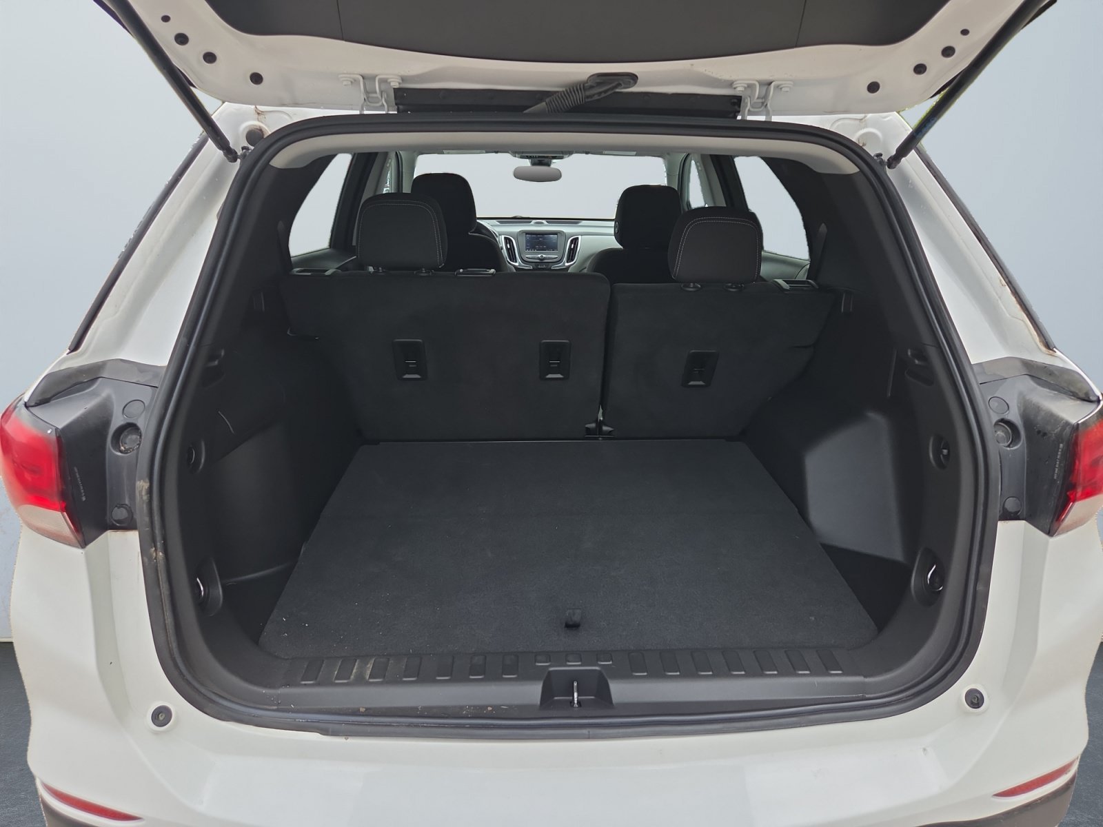 Used 2022 Summit White Chevrolet LT image 14