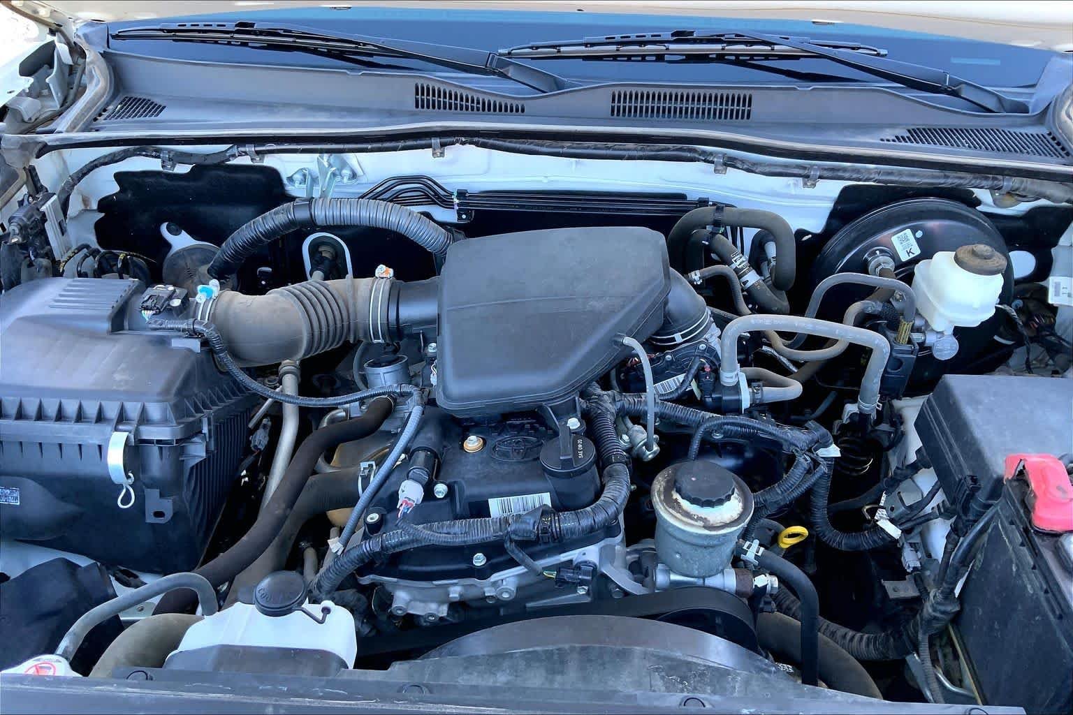 Used 2019 Super White Toyota SR image 31