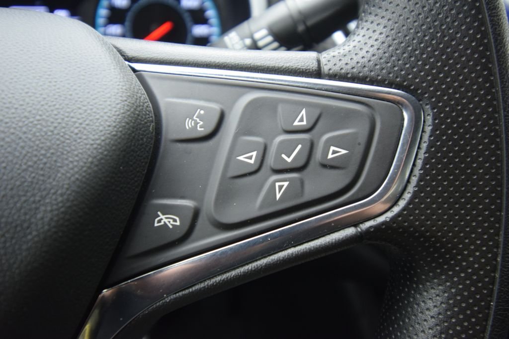 Used 2024 Summit White Chevrolet LT image 32