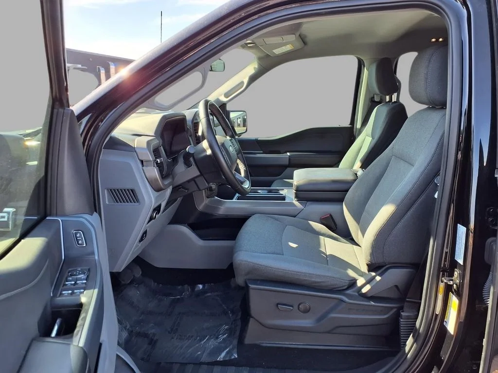 Used 2024 Black Ford XLT image 21