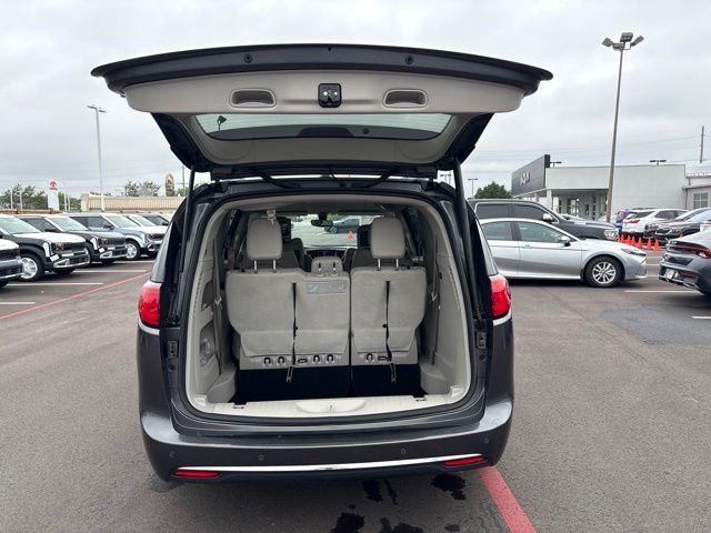 Used 2019 Crystal Metallic Chrysler Touring L Plus image 35