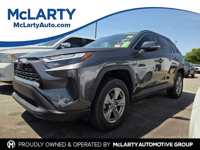 2023 Toyota RAV4 XLE FWD's photo