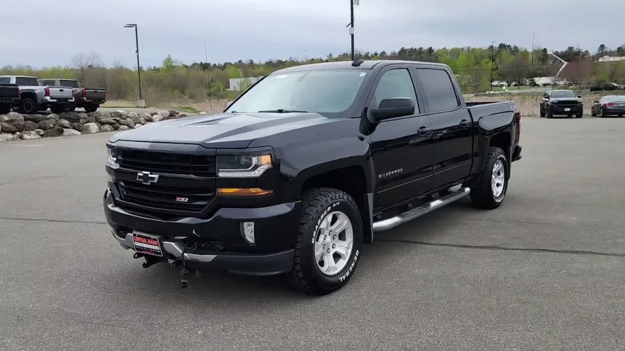 Used 2018 Black Chevrolet LT image 5