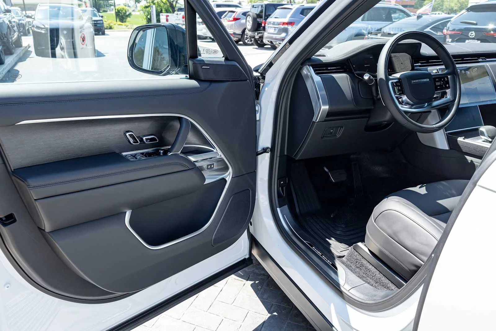 New 2026 Fuji White Land Rover SE image 10
