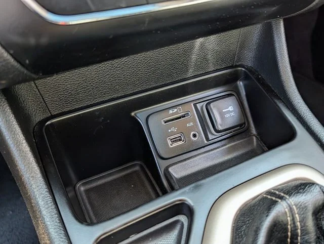 Used 2016 Gray Jeep Limited image 26