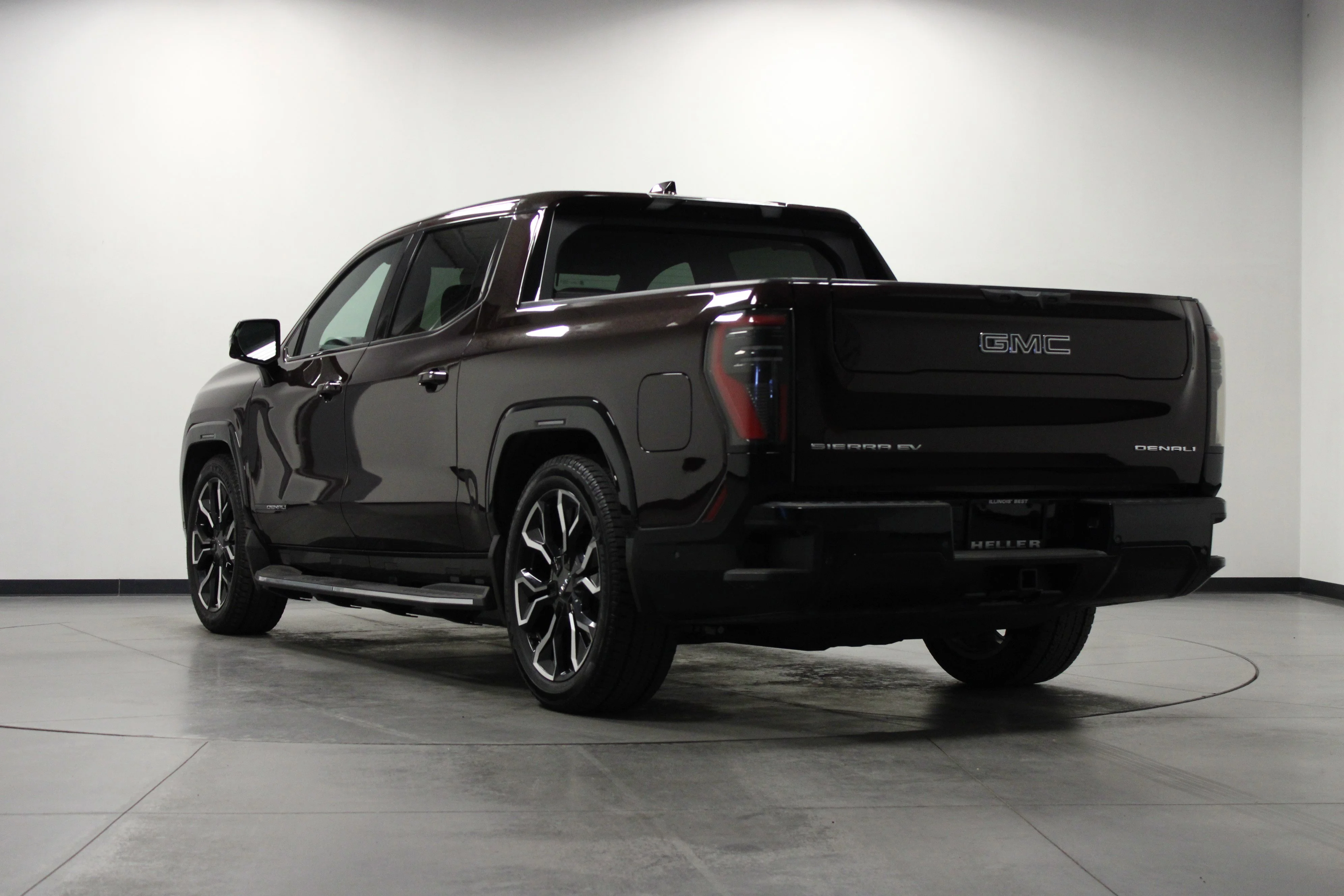 Used 2025 Dark Ember Tintcoat GMC Extended Range Denali image 6