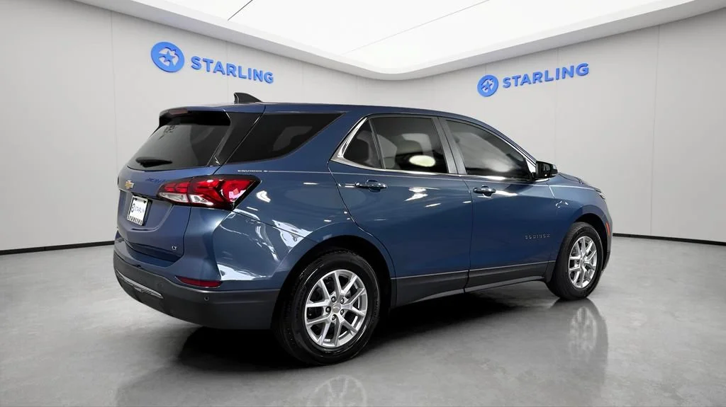 Used 2024 Lakeshore Blue Metallic Chevrolet LT image 10