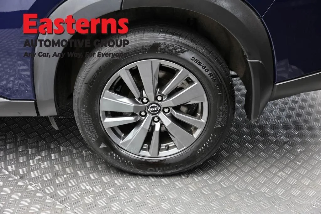 Used 2023 Blue Nissan SV image 10