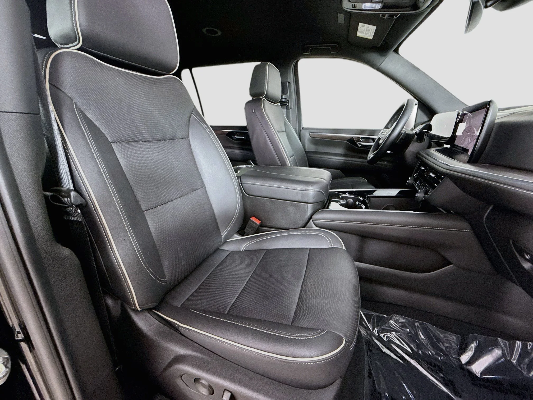 Used 2025 Black Chevrolet Premier image 31