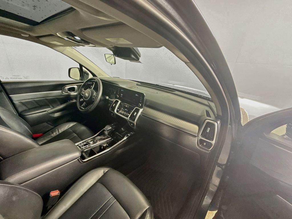 Used 2021 Gravity Grey Kia SX image 10