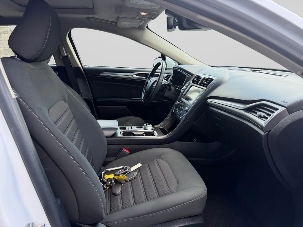 Used 2020 White Ford SE image 17
