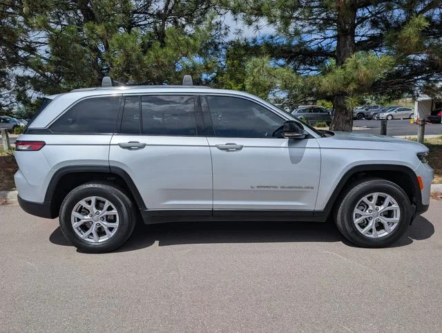 Used 2022 Silver Jeep Limited image 2